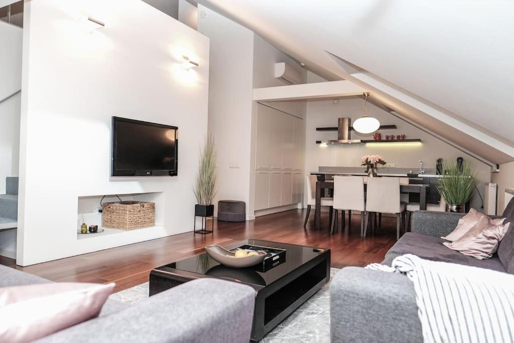 #Stayhere - Spacious Luxury Town Hall 3Bdr Apartment VNO Extérieur photo