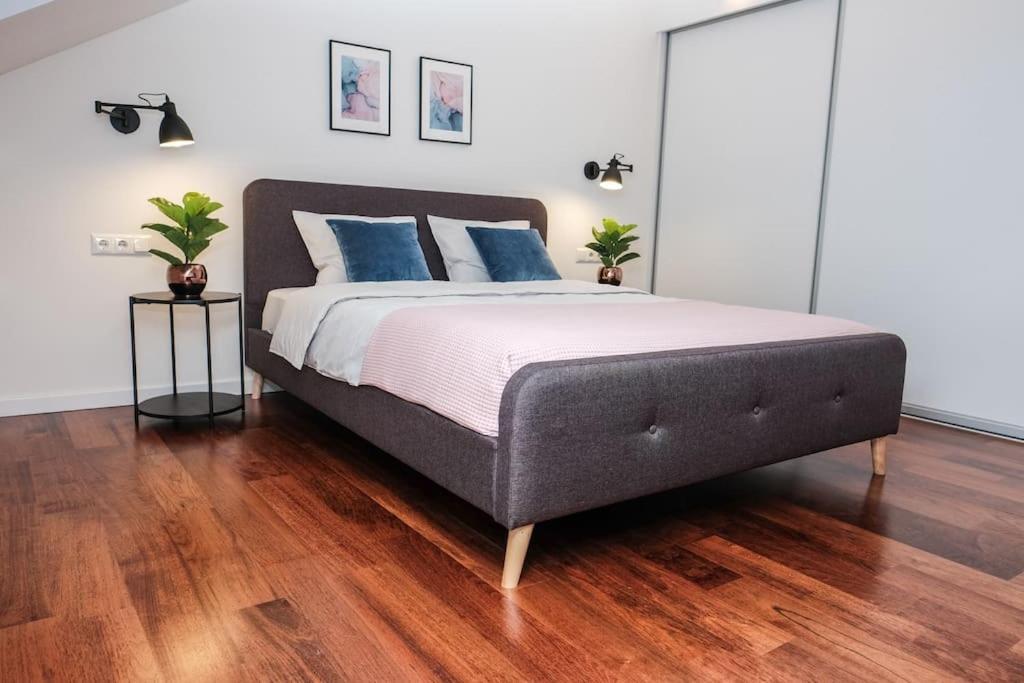 #Stayhere - Spacious Luxury Town Hall 3Bdr Apartment VNO Extérieur photo