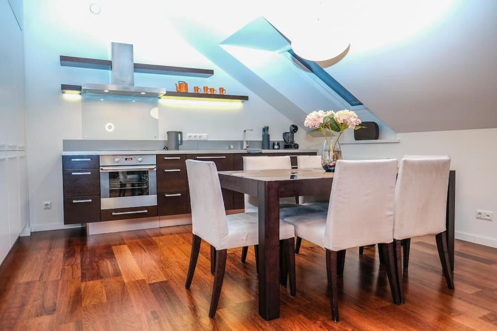 #Stayhere - Spacious Luxury Town Hall 3Bdr Apartment VNO Extérieur photo
