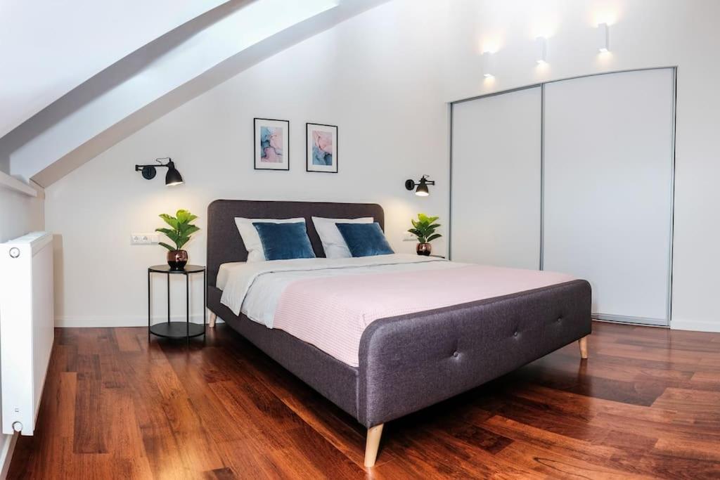 #Stayhere - Spacious Luxury Town Hall 3Bdr Apartment VNO Extérieur photo
