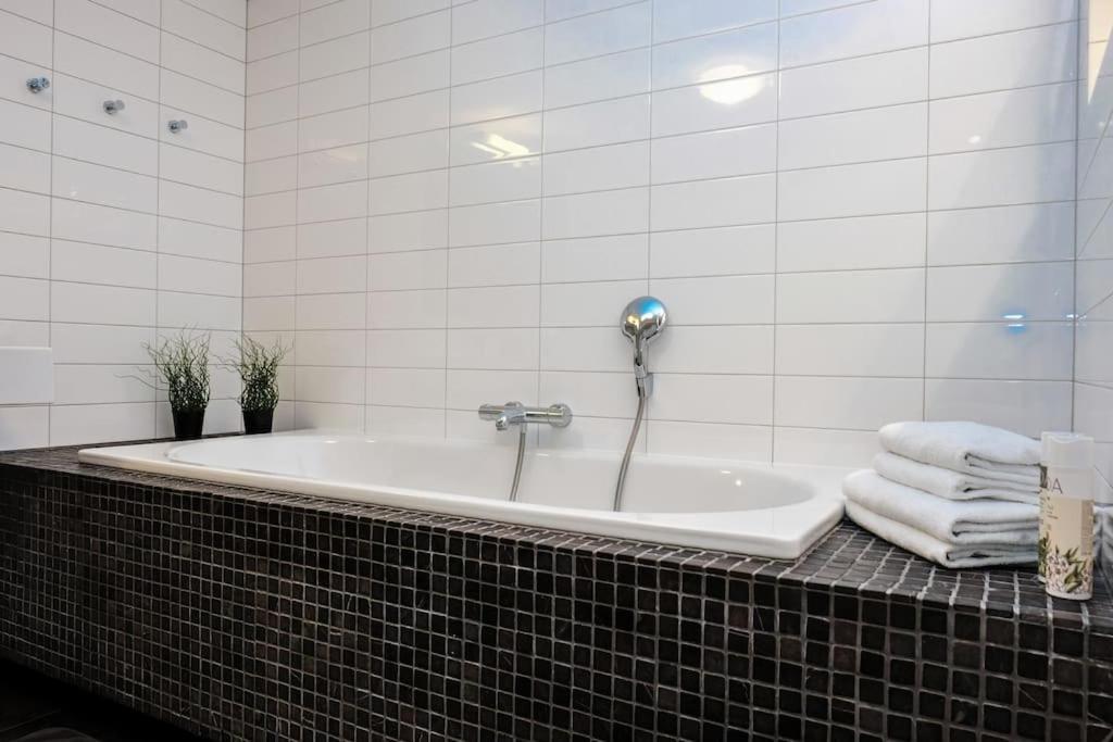 #Stayhere - Spacious Luxury Town Hall 3Bdr Apartment VNO Extérieur photo