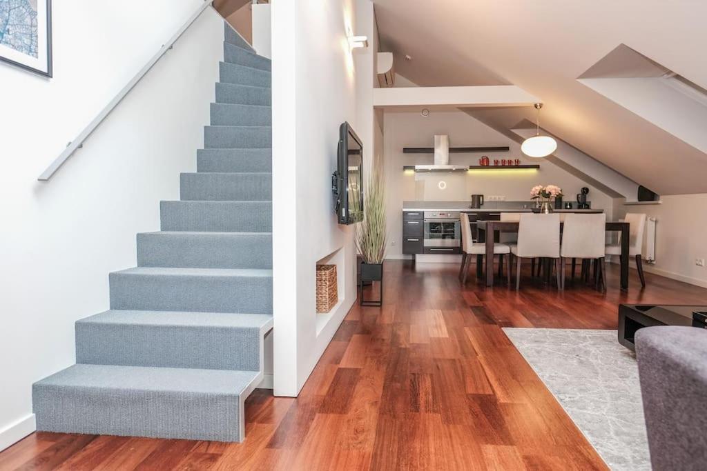 #Stayhere - Spacious Luxury Town Hall 3Bdr Apartment VNO Extérieur photo